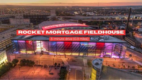 Downtown Cleveland Apartment | Spacious Downtown Sq Stadium, Casino, R&R HoF!