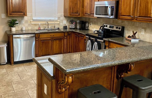 Lake Charles House | Spacious Downtown Townhouse