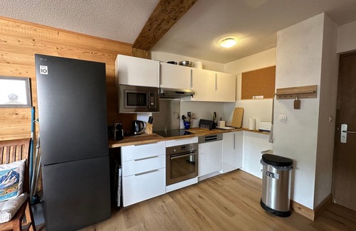 Les Esserts Apartment | Spacious Duplex Apartment, Ski-In/Ski-Out, Sleeps 8, South-Facing Balcony, Parking & Wi-Fi