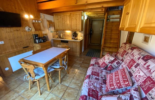 Chatel Apartment | Spacious Duplex Near Village Center with Balcony - Close to Ski Lifts and Free Summer Activities