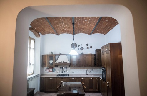 Livorno Apartment | Spacious elegant apartment near ferry embarkation