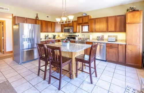 Bryson City House | Spacious Family Cabin/Game Room, Hot Tub, Workout Room + Starlink Wi-Fi