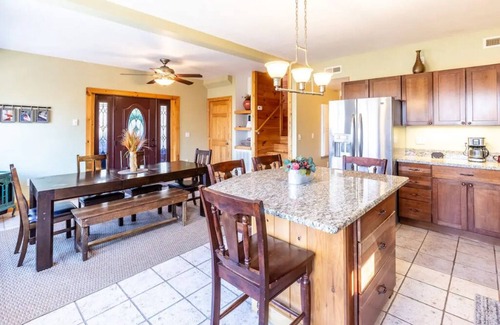 Bryson City House | Spacious Family Cabin/Game Room, Hot Tub, Workout Room + Starlink Wi-Fi