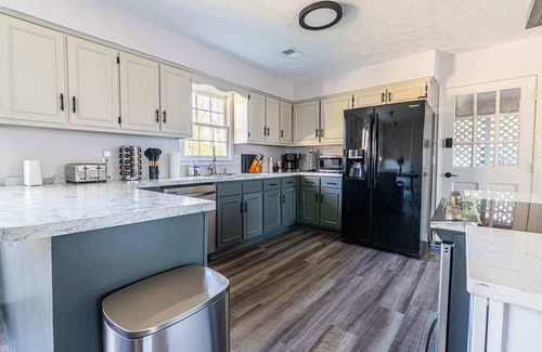 Fortson House | Spacious Family Escape | 4Br | Private Pool | Games