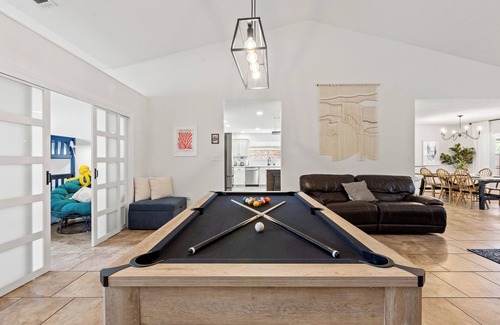 Navarre House | Spacious, Family-Friendly 5 Bedroom Home with Salt Water Pool