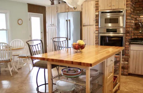 Sandy Springs House | Spacious Family Home - Prime Location - Pet Friendly