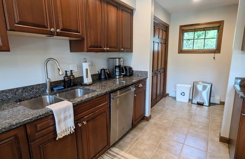 Bretton Woods House | Spacious Family Home, Slope & Notch Views, Guest-Loved Kitchen, Fireplace