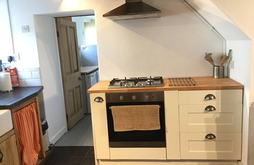 Bangor House | Spacious family house, 5 min drive to Zipworld, & Snowdonia National Park