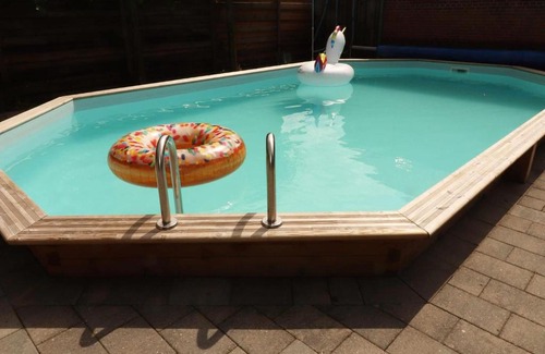 Tweede Exloermond House | Spacious Farmhouse in Tweede Exlo rmond with Patio