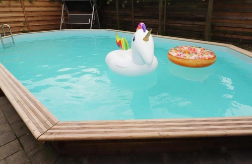 Tweede Exloermond House | Spacious Farmhouse in Tweede Exlo rmond with Patio