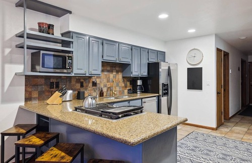 Frisco House | Spacious Frisco Pet-Friendly 3BR Townhome - Short Drive to Breckenridge Ski Area
