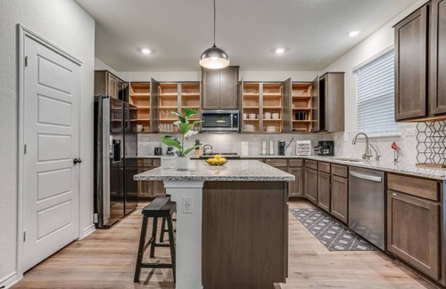 Wetmore House | Spacious, fun and friendly home!