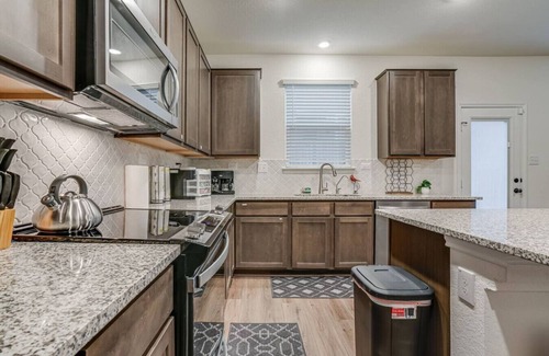 Wetmore House | Spacious, fun and friendly home!