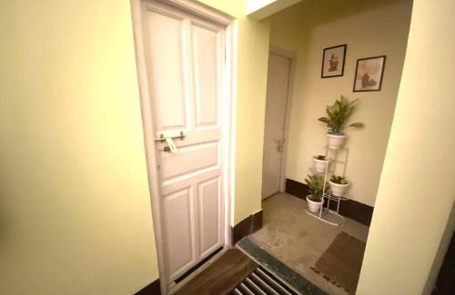 Kolkata Apartment | Spacious Gem at Central Calcutta