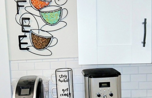East Point House | Spacious Group-Friendly Atlanta Stay, Fire Pit, Parking+Near Airport+Attractions