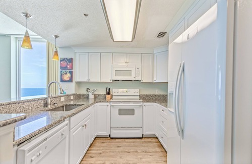 Long Beach Condo | Spacious Gulf-Front End Unit 4BR at Majestic – Huge Balcony, Sleeps 12