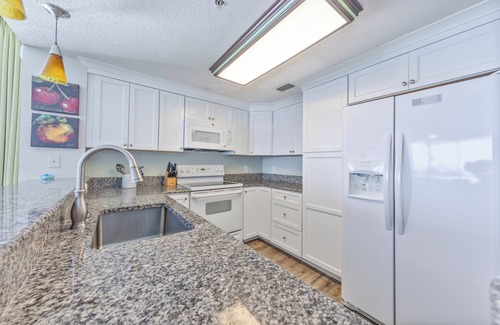 Long Beach Condo | Spacious Gulf-Front End Unit 4BR at Majestic – Huge Balcony, Sleeps 12