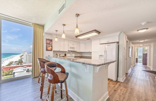 Long Beach Condo | Spacious Gulf-Front End Unit 4BR at Majestic – Huge Balcony, Sleeps 12
