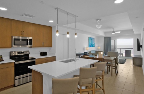 Clearwater Beach Condo | Spacious Gulf View Condo Hotel Suite