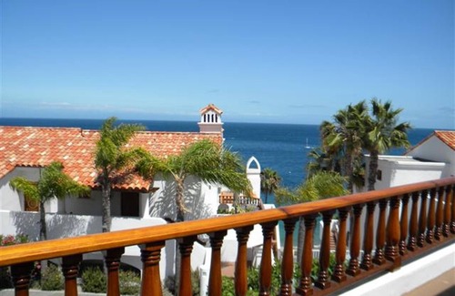 Avalon Condo | Spacious Hamilton Cove Condo With Golf Cart Included.