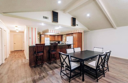 Hot Springs Village House | Spacious Home on the 18th Fairway at Desoto Golf Course