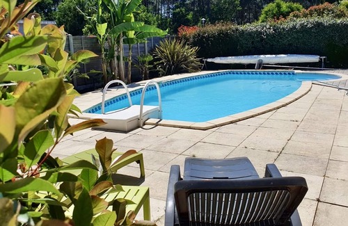 Le Porge House | Spacious holiday home with pool in Le Porge