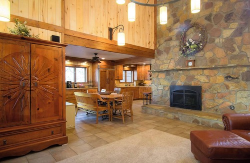 Twin Creek Village House | Spacious Home, 1 Acre, Close to Springs & Skiing!