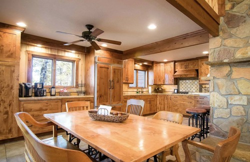 Twin Creek Village House | Spacious Home, 1 Acre, Close to Springs & Skiing!