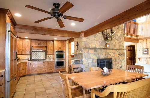 Twin Creek Village House | Spacious Home, 1 Acre, Close to Springs & Skiing!