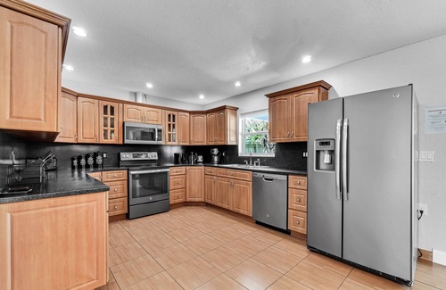 Survey Creek House | Spacious Home 4BRs Home, Game Room & Private Pool