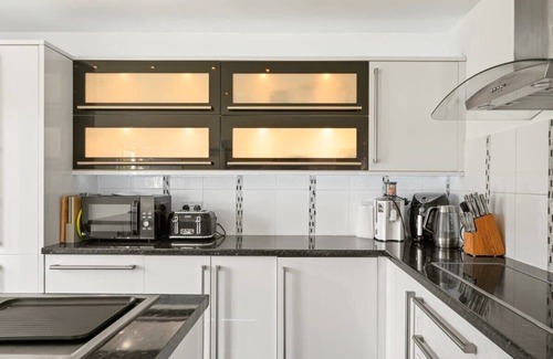 Portmellon House | Spacious Home 5 min Walk to Portmellon Beach