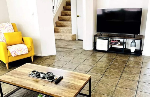 Corona House | Spacious home in Corona-CA