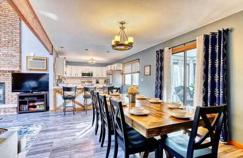 Lake Ariel House | Spacious Home in Lake and Snow Community with Game Room