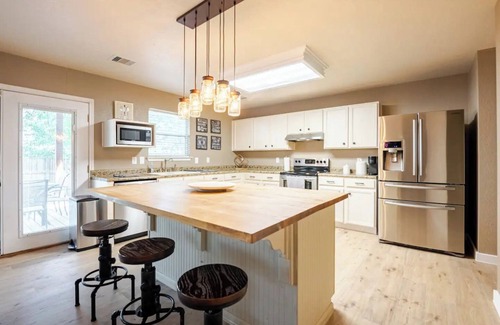 North San Antonio - SAT House | Spacious Home Near Airport, Parks, & Pet-Friendly