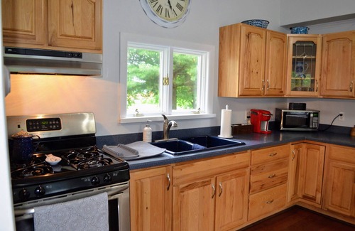 Madrid House | Spacious home, perfect location close to universities and the St Lawrence River