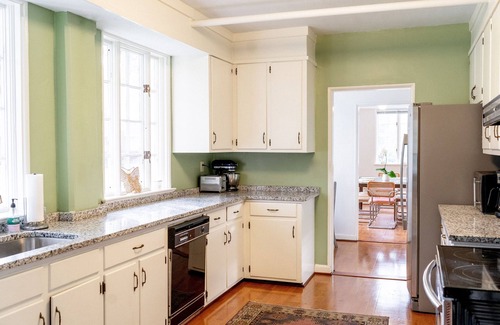 North Charleston House | Spacious home 15 mins from Downtown Charleston