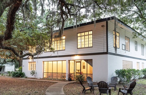 North Charleston House | Spacious home 15 mins from Downtown Charleston