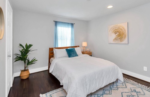 Northside House | ¡SPACIOUS Home with Large Backyard near Downtown!