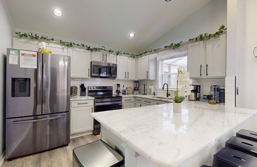 Lake Wilson Preserve House | Spacious home with themed bedrooms, private pool, spa and enclosed patio