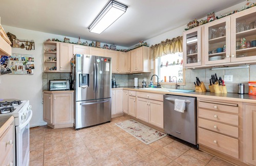 Holcomb House | Spacious home with private lake front