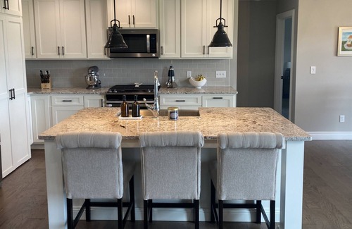 Thornbrook House | Spacious home with wet bar, air hockey & walkout basement to huge yard