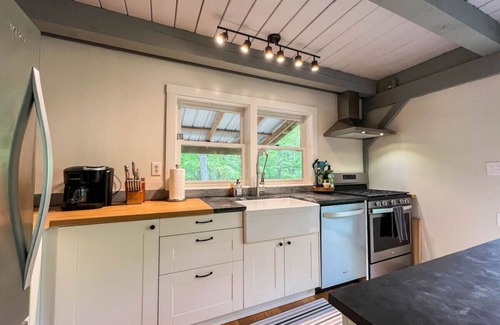 Bartlett House | Spacious, Hot Tub, Game Room & Private Brook