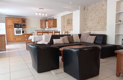 Luc-sur-Mer House | Spacious house 300 m from the sea. Sheltered garden