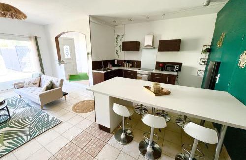 Mauguio House | Spacious house for 6 with pool table