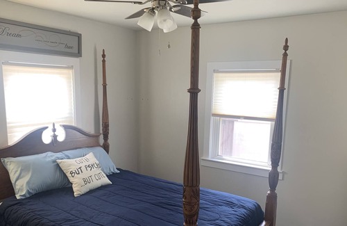 West Peoria House | Spacious house located near Bradley university and downtown