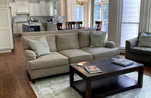 Athens House | Spacious House near Five Points - Perfect for weekends in Athens!