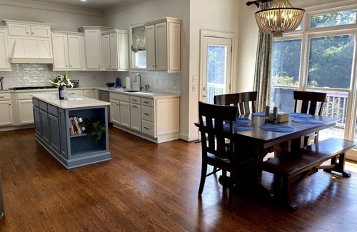 Athens House | Spacious House near Five Points - Perfect for weekends in Athens!