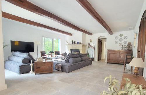 Bagnols-en-Foret House | Spacious house with pool in Bagnols en Forêt