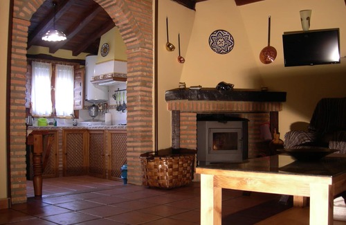 Hervas House | Spacious house with charm located in the Jewish quarter of Hervás next to the Ambroz river.