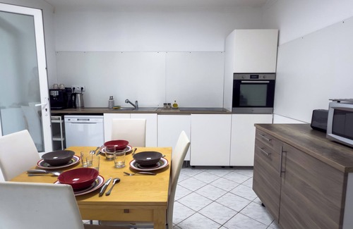 Garrigues House | Spacious house with large garden - close to town center and not overlooked